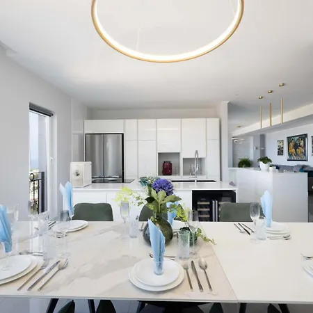 Smaragd - 150m2 - New Penthouse With Amazing Sea View, Panoramic Elevator And Shared Pool Apartment Makarska