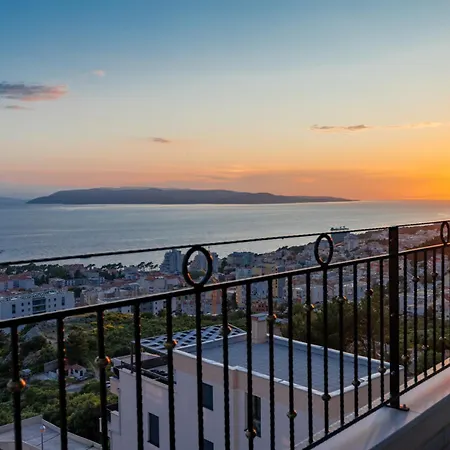 Smaragd - 150m2 - New Penthouse With Amazing Sea View, Panoramic Elevator And Shared Pool Apartment Makarska